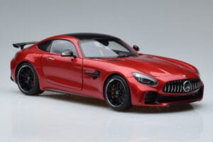 Mercedes AMG GT R C190 Rouge Cardinal AUTOart 1:18 76331 Métal — image 5 sur 7