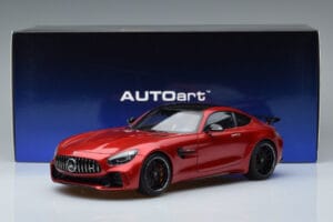 Mercedes AMG GT R C190 Rouge Cardinal AUTOart 1:18 76331 Métal — image 7 sur 7