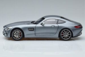 Mercedes AMG GT S Selenite Gris Magno Norev 1:18 B66960343 Métal — image 4 sur 7