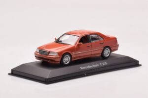 Mercedes C-Class W202 C220 Orange Métallique Dealer Edition Minichamps 1:43 B66005747 Métal — image 2 sur 4