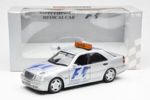 Mercedes C-Class W202 AMG Medical Car F1 1997 UT Models 1:18 26106 Métal — image 6 sur 6