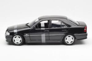 Mercedes C-Class W202 C36 AMG Noir Métallique UT Models 1:18 26102 Métal — image 3 sur 6