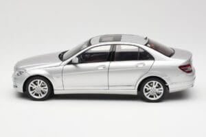 Mercedes C-Class W204 Avantgarde Argent AUTOart 1:18 B66962368 Métal — image 4 sur 8