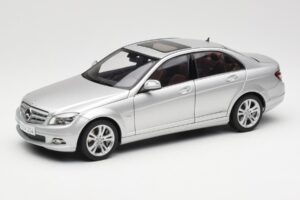 Mercedes C-Class W204 Avantgarde Argent AUTOart 1:18 B66962368