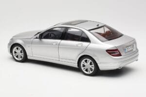 Mercedes C-Class W204 Avantgarde Argent AUTOart 1:18 B66962368 Métal — image 7 sur 8
