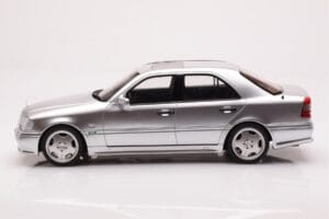 Mercedes C36 AMG W202 Argent Otto 1:18 OT443 Résine — image 3 sur 6