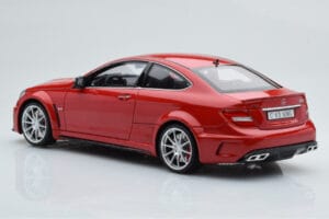 Mercedes C63 AMG W204 Black Series Rouge GT Spirit 1:18 GT065 Résine — image 5 sur 6