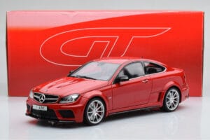 Mercedes C63 AMG W204 Black Series Rouge GT Spirit 1:18 GT065 Résine — image 6 sur 6