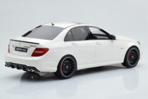 Mercedes C63 AMG W204 Blanc GT Spirit 1:18 GT166 Résine — image 2 sur 6