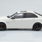 Mercedes C63 AMG W204 Blanc GT Spirit 1:18 - image 3 of 6