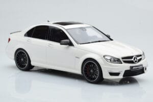 Mercedes C63 AMG W204 Blanc GT Spirit 1:18 GT166 Résine — image 4 sur 6