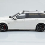 Mercedes C63 AMG S204 T-Model Blanc GT Spirit 1:18 - image 3 of 8