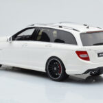 Mercedes C63 AMG S204 T-Model Blanc GT Spirit 1:18 - image 5 of 8