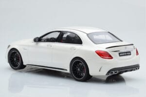 Mercedes C63S AMG W205 Blanc GT Spirit 1:18 B66960370 Résine — image 5 sur 6