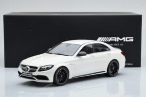 Mercedes C63S AMG W205 Blanc GT Spirit 1:18 B66960370 Résine — image 6 sur 6