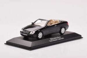 Mercedes CLK A209 Cabriolet Obsidian Noir Métallique Minichamps 1:43 B66961966 Métal — image 2 sur 4