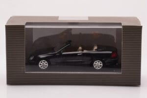 Mercedes CLK A209 Cabriolet Obsidian Noir Métallique Minichamps 1:43 B66961966 Métal — image 4 sur 4