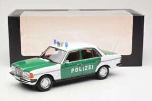 Mercedes E-Class W123 Polizei Norev 1:18 B66040676 Métal — image 8 sur 8