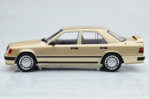 Mercedes E-Class W124 Tuning Beige MCG 1:18 MCG18342 Métal — image 3 sur 6