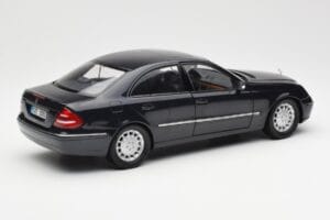 Mercedes E-Class W211 Bleu Métallisé Kyosho 1:18 B66962147 Métal — image 3 sur 8