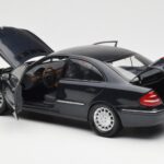 Mercedes E-Class W211 Bleu Métallisé Kyosho 1:18 B66962147 - image 5 of 8