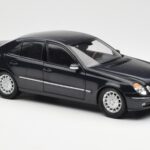 Mercedes E-Class W211 Bleu Métallisé Kyosho 1:18 B66962147 - image 6 of 8