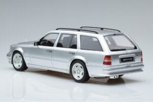 Mercedes E36 AMG S124 Argent Otto 1:18 OT889 Résine — image 5 sur 6