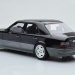 Mercedes E60 AMG W124 Noir Otto 1:18 - image 5 of 6