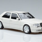 Mercedes E60 AMG W124 Blanc Otto 1:18 - image 4 of 6