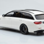 Mercedes AMG E63 S S213 T-Model Blanc GT Spirit 1:18 - image 5 of 6