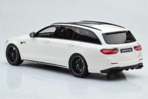 Mercedes AMG E63 S S213 T-Model Blanc GT Spirit 1:18 GT795 Résine — image 5 sur 6