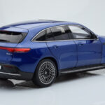 Mercedes EQC 400 Brilliant Bleu NZG 1:18 - image 3 of 8