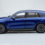 Mercedes EQC 400 Brilliant Bleu NZG 1:18 - image 4 of 8