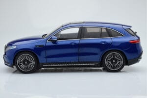 Mercedes EQC 400 Brilliant Bleu NZG 1:18 B66963757 Métal — image 4 sur 8