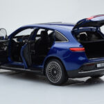 Mercedes EQC 400 Brilliant Bleu NZG 1:18 - image 7 of 8