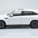 Mercedes EQC 400 Diamond Blanc NZG 1:18 - image 4 of 8