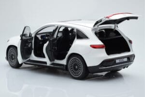 Mercedes EQC 400 Diamond Blanc NZG 1:18 B66963756 Métal — image 5 sur 8