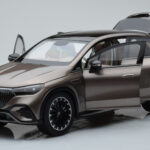 Mercedes EQE SUV X294 AMG Line Velvet Marron NZG 1:18 - image 2 of 8