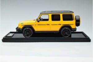 Mercedes AMG G63 W463 Jaune MotorHelix 1:18 MH018 Y Résine — image 3 sur 7