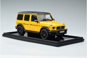 Mercedes AMG G63 W463 Jaune MotorHelix 1:18 MH018 Y Résine — image 4 sur 7