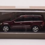 Mercedes GL X164 Cornaline Rouge Minichamps 1:43 - image 4 of 4