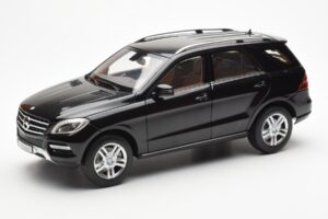 Mercedes M-Class W166 Obsidian Noir Métallique Minichamps 1:18 B66960063