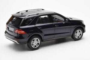 Mercedes M-Class W166 Tansanite Bleu Métallique Minichamps 1:18 B66960065 Métal — image 3 sur 8