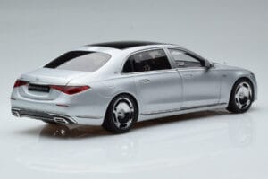 Mercedes Maybach S600 W222 V12 Biturbo Hightech Argent Almost Real 1:18 820118 Métal — image 3 sur 12