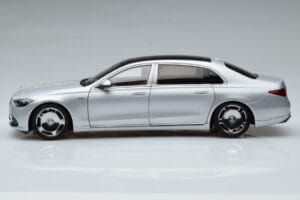 Mercedes Maybach S600 W222 V12 Biturbo Hightech Argent Almost Real 1:18 820118 Métal — image 5 sur 12