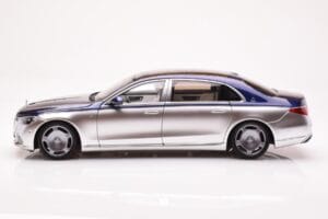 Mercedes Maybach S680 W223 Nautical Bleu Cirrus Argent Almost Real 1:18 820125 Métal — image 4 sur 8