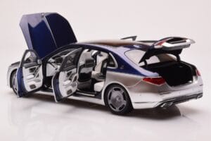 Mercedes Maybach S680 W223 Nautical Bleu Cirrus Argent Almost Real 1:18 820125 Métal — image 5 sur 8