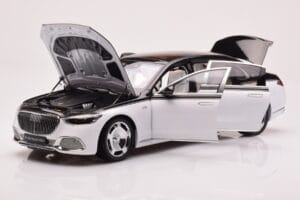 Mercedes Maybach S680 W223 Obsidian Noir Diamond Blanc Almost Real 1:18 820121 Métal — image 2 sur 7