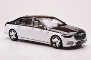 Mercedes Maybach S680 W223 Obsidian Noir Diamond Blanc Almost Real 1:18 820121 Métal — image 5 sur 7