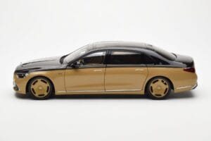 Mercedes Maybach S680 W223 Obsidian Noir Sand Almost Real 1:18 820124 Métal — image 4 sur 7